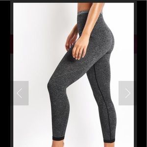 Super compressive gray workout leggings!